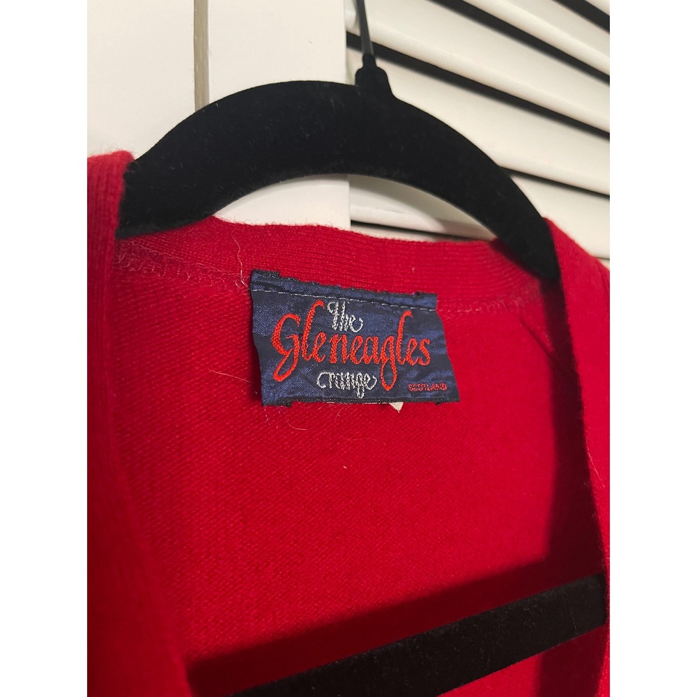 Vintage Gleneagles Grange Scotland Red V-Neck Sweater Vest Collegiate Grandpa - Picture 2 of 9